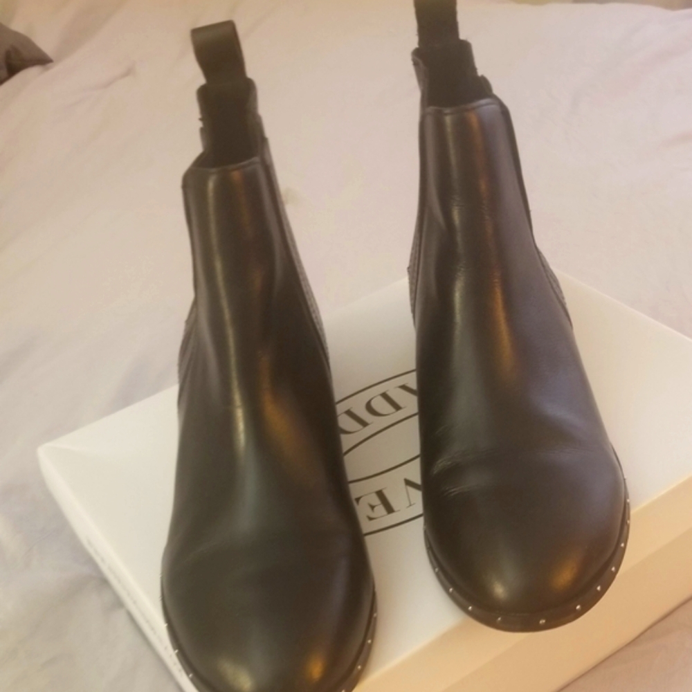 Steve Madden Orchid Leather Bootie